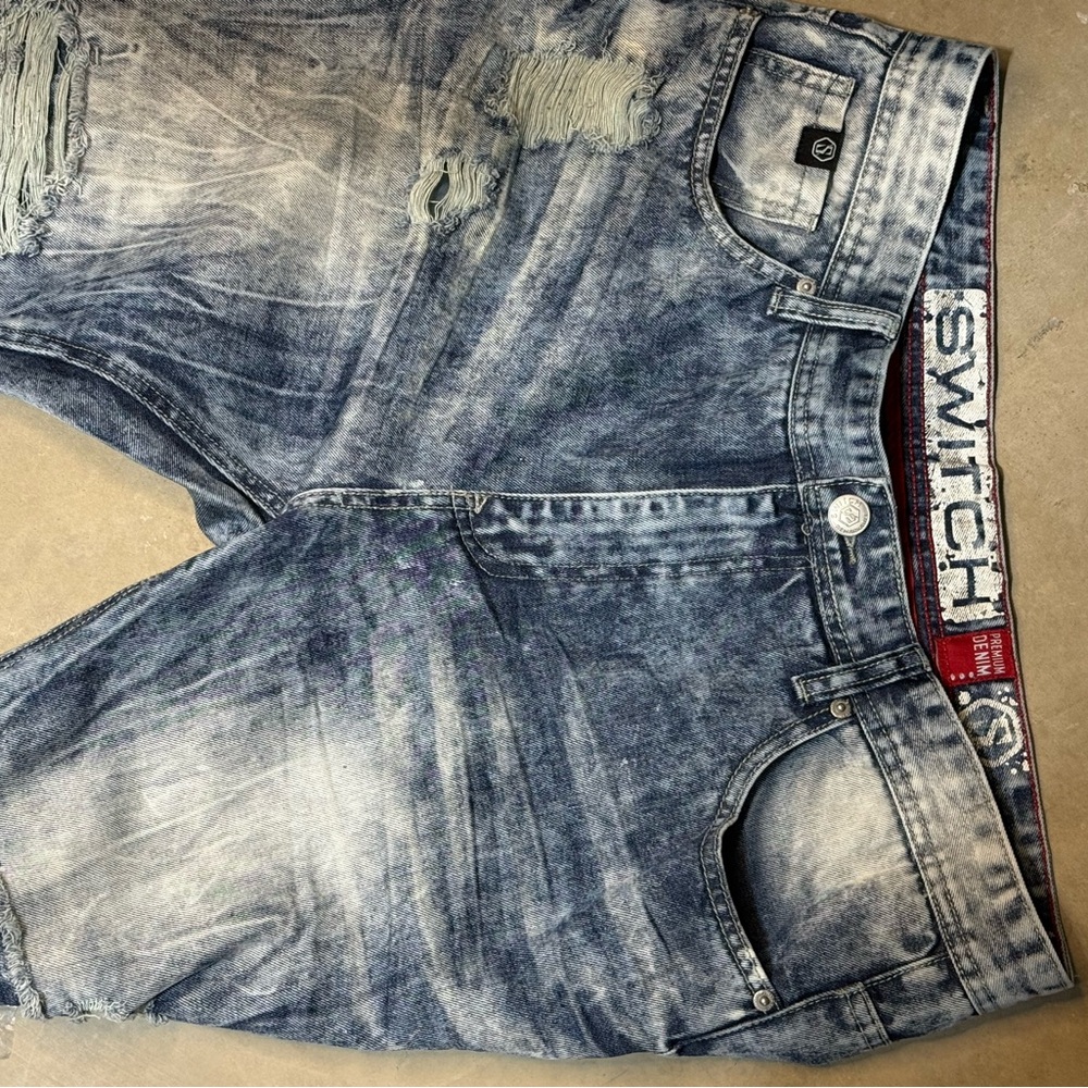 Switch Men's Relaxed Distressed Jeans